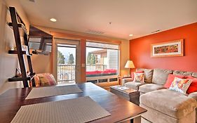Condo With Lake View About 1 Block To Waterfront Fun